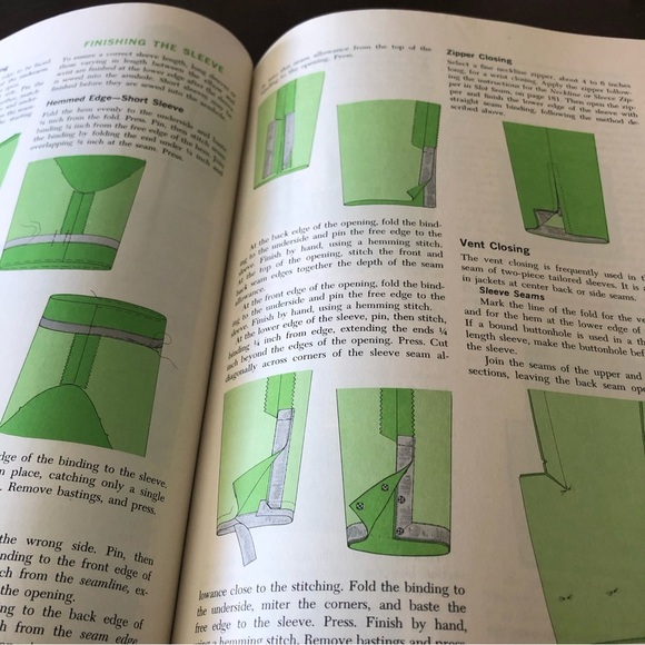 SINGER SEWING BOOK Revised Edition: The Complete guide to seeing (1972) - Picture 5 of 11